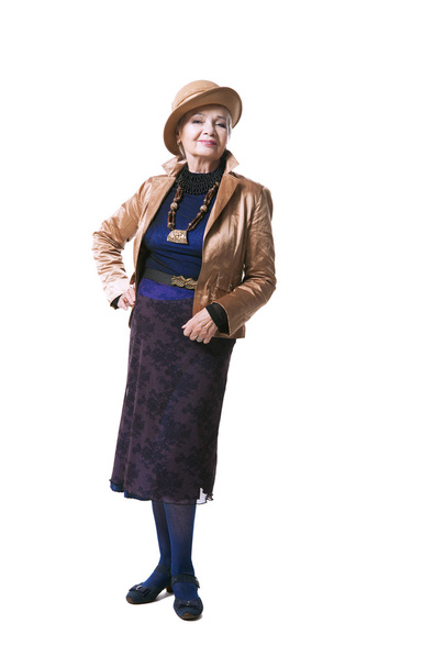 idősebb szőke nő egy kalap, kabát - Fotó, kép