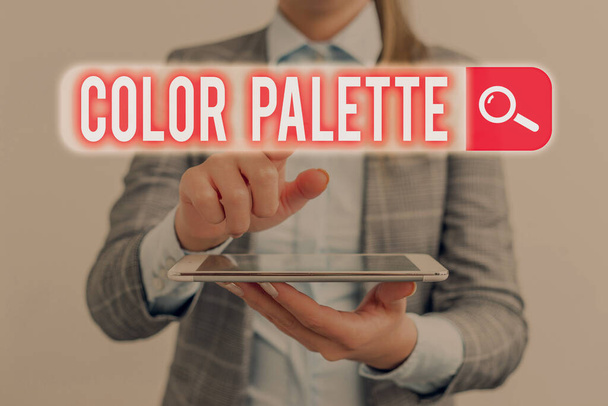 Käsitteellinen käsin kirjoittaminen osoittaa Color Palette. Business valokuva esittelee täyden valikoiman värejä, jotka voidaan näyttää laitteen näytöllä
. - Valokuva, kuva
