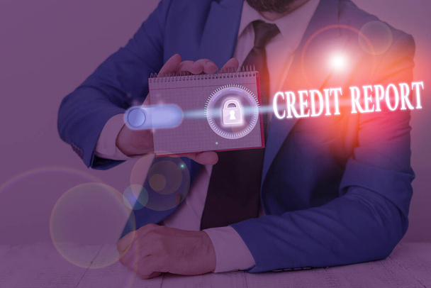 Textzeichen mit Credit Report. Konzeptfoto ist der detaillierte Bericht einer individuellen Kredithistorie. - Foto, Bild