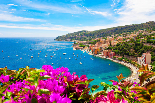 Vista panorâmica de Villefranche sur mer, French Riviera, França
 - Foto, Imagem