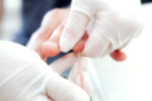 Krevní test je laboratorní analýza prováděná na vzorku krve, který je obvykle extrahován z žíly v paži pomocí podkožní jehly, nebo pomocí prstu. Moderní nemocnice hematologická laboratoř. - Fotografie, Obrázek