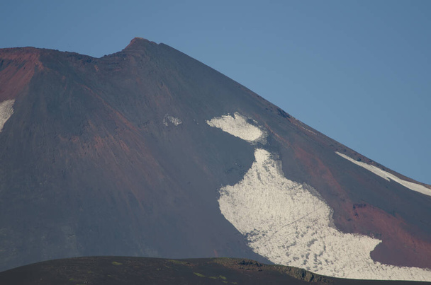 Volcan Llaima dans le parc national de Conguillio
. - Photo, image
