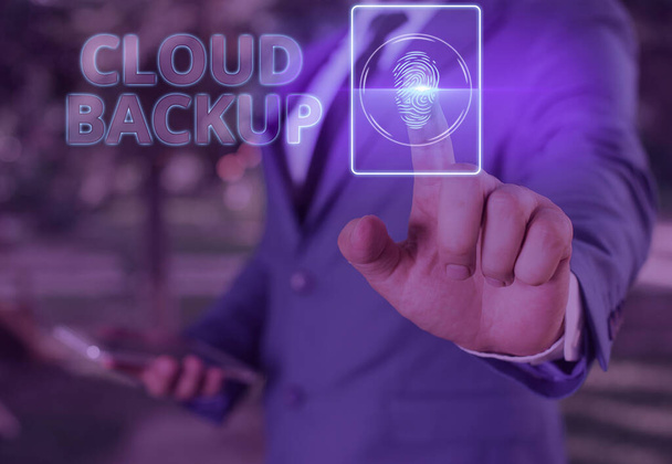 Kézírás szöveg írása Cloud Backup. A koncepció lehetővé teszi, hogy az ügyfelek távolról is hozzáférjenek a szolgáltató s szolgáltatások. - Fotó, kép
