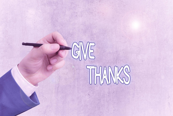 Kelime yazma "Teşekkür Et". Minnettarlığınızı ifade etmek ya da minnettarlığınızı göstermek için iş kavramı.. - Fotoğraf, Görsel