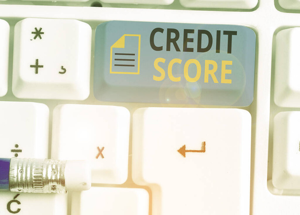 Koncepcionális kézírás, ami Credit Score-t mutat. Üzleti fotó bemutatja hitelképességét egy egyén alapján hitelfájlok. - Fotó, kép