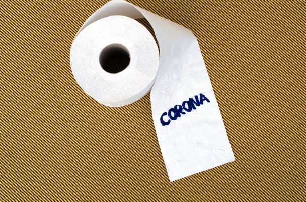 papier toaletowy rolki ze słowem "korona" - Zdjęcie, obraz