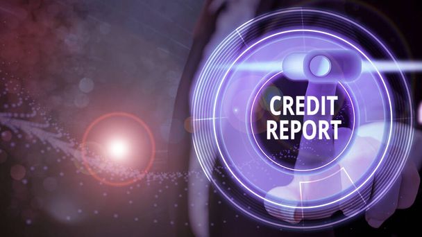Pisanie tekstu Raport kredytowy. Koncepcja biznesowa jest szczegółowym raportem indywidualnej historii kredytowej. - Zdjęcie, obraz