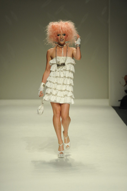 Model walks runway at Betsey Johnson show - Фото, изображение