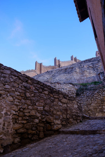 Албаррацин, Теруэль. Стены средневекового города
 - Фото, изображение