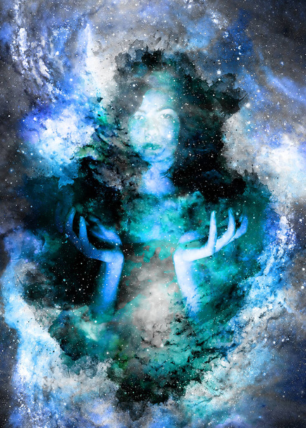 Menina misteriosa bonita no espaço cósmico e suavemente borrada fundo aquarela
 - Foto, Imagem
