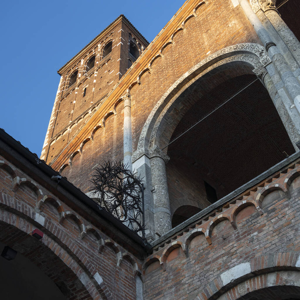 Milan, Lombardy, Italy: exterior of the medieval church of Sant Ambrogio. Facade - Foto, Imagen