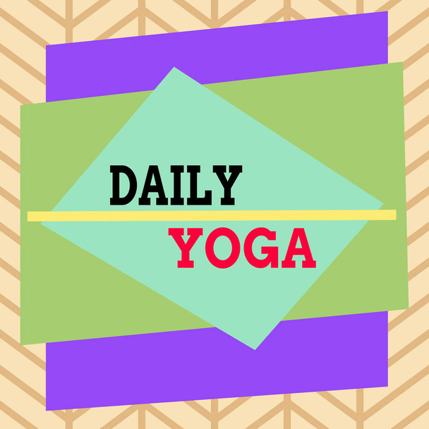 Χειρόγραφο κείμενο που γράφει Daily Yoga. Έννοια σημαίνει σειρά από ασκήσεις γιόγκα για να εκπαιδεύσει διαφορετικά μέρη του σώματός σας Ασυμμετρική σχήμα σχήμα μοτίβο αντικείμενο περίγραμμα πολύχρωμο σχεδιασμό. - Φωτογραφία, εικόνα