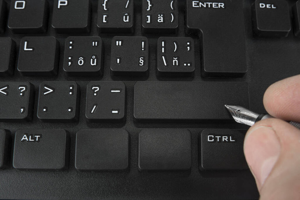 Puste wprowadzanie i przesuwanie klawiszy na klawiaturze komputera - Zdjęcie, obraz