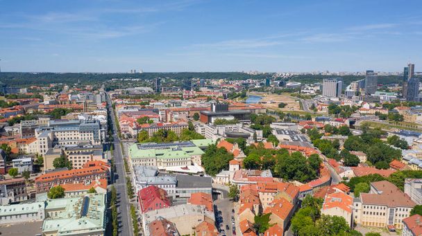 Krásné panoramatické letecké snímky z létání dronu do Vilniusu Staré Město za slunečného letního dne Vilnius, Litva (série) - Fotografie, Obrázek