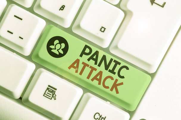 Texte d'écriture de mots Panic Attack. Concept d'entreprise pour des périodes soudaines de peur intense qui peuvent inclure des palpitations
. - Photo, image