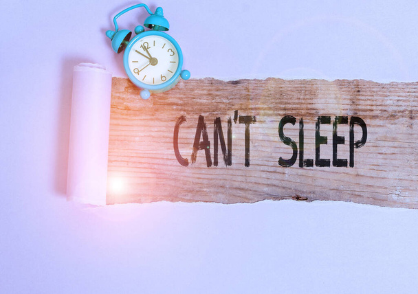 Textzeichen mit Cant Sleep. Konzeptionelle Fotoprobleme beim Einschlafen oder häufiges Aufwachen in der Nacht. - Foto, Bild