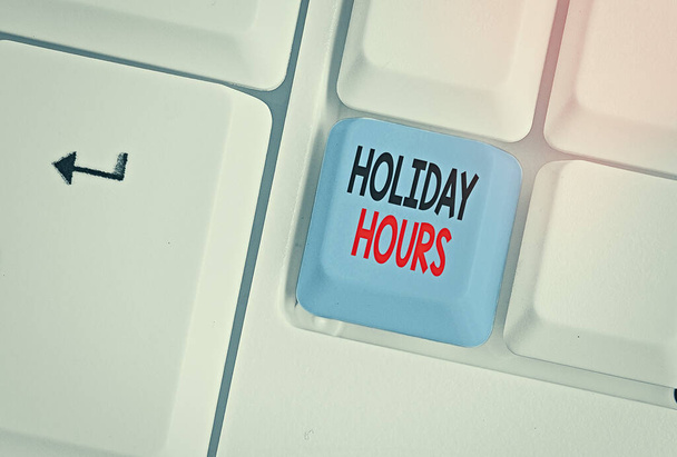 Sözcük yazarlığı, Holiday Hours. Esnek çalışma saatleri altında çalışanlar için fazla mesai konsepti. - Fotoğraf, Görsel