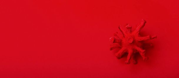 Abstract virus strain model of coronavirus 2019-nCoV covid-19 on red background. Virus Pandemic Protection Concept - Foto, Imagen