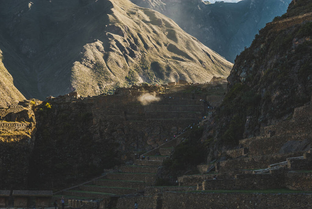 オルランタタンボ,クスコ,ペルーのテラスと寺の丘とインカ要塞. - 写真・画像