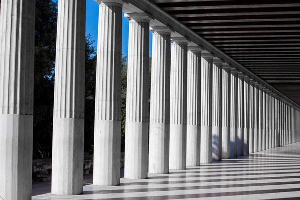 Krásná stará kolonáda antické Agory z Atén v Řecku - Fotografie, Obrázek
