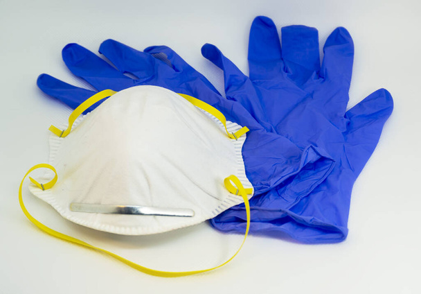guantes de látex azul y máscara
 - Foto, Imagen