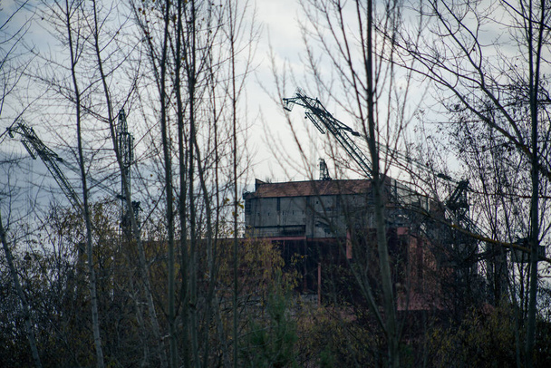 Gebouwen van elektriciteitscentrales in Pripyat in Tsjernobyl - Foto, afbeelding