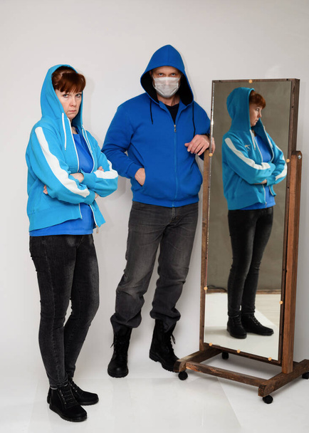 man woman two full-length mirror - Foto, Imagem