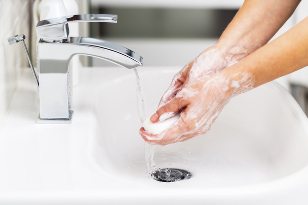 Washing hands using medical instructions to protect against viruses step by step. Coronavirus prevention. - Valokuva, kuva