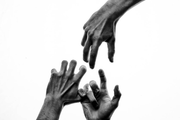 Hände eines Mannes auf weißem Hintergrund - Foto, Bild