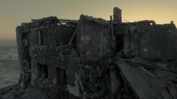 Zachodzące słońce nad ruinami - Materiał filmowy, wideo