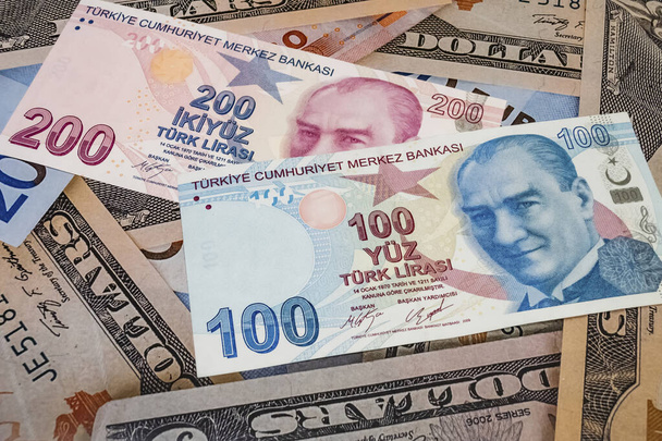 közeli török líra bankjegyek a háttérben. - Fotó, kép