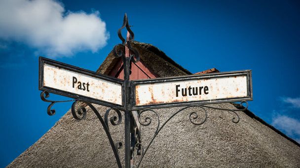 Rua Assine a Direção Caminho para o Futuro versus Passado
 - Foto, Imagem