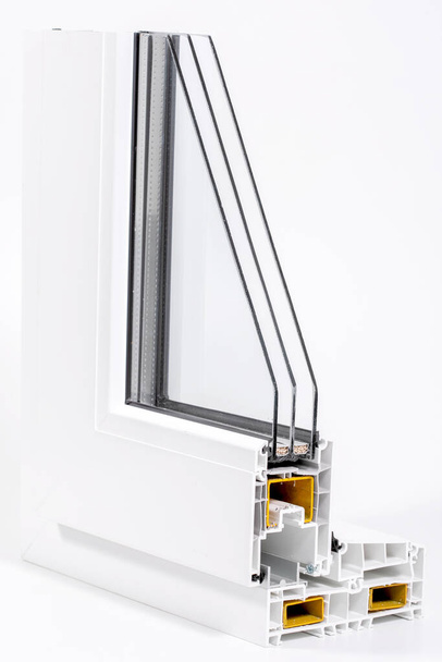 Une section transversale de Double vitrage coupé pour montrer le profil intérieur et la qualité de construction
 - Photo, image