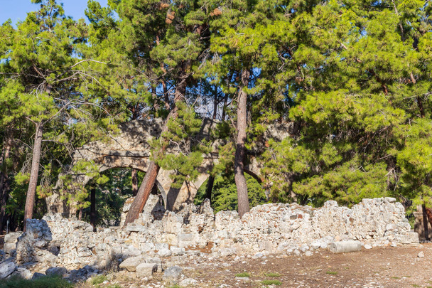 Ruins on mountains Likya Yolu way in Turkey, autumn hiking - Photo, Image