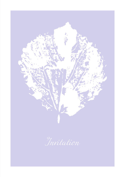 Minimalistic purple invitation and with white leaf print. - Фото, изображение