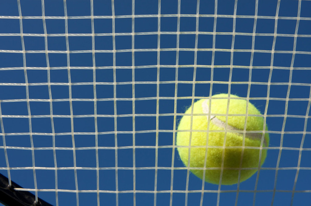 Tennis Ball on the Court - Foto, Bild