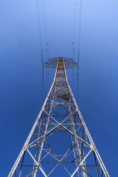 Υψηλής τάσης σταθμός ή πύργος υψηλής τάσης στην Ουγγαρία - Φωτογραφία, εικόνα