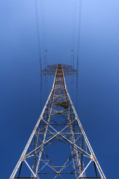 Υψηλής τάσης σταθμός ή πύργος υψηλής τάσης στην Ουγγαρία - Φωτογραφία, εικόνα