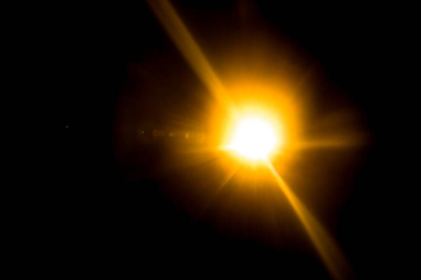 Abstrakti luonnollinen aurinko leimahtaa musta - Valokuva, kuva