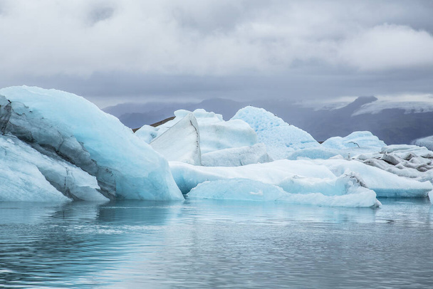 Detail of the ice at Jokulsarlon (glacial river lagoon), large glacial lake in southeast Iceland, on the edge of Vatnajokull National Park - Φωτογραφία, εικόνα