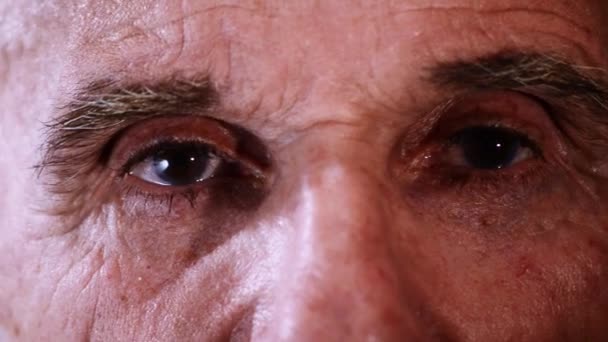 An elderly man's eyes - Πλάνα, βίντεο