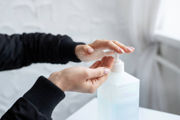 Woman hands sanitizer prevent virus covid-19 coronavirus. - Foto, Imagem