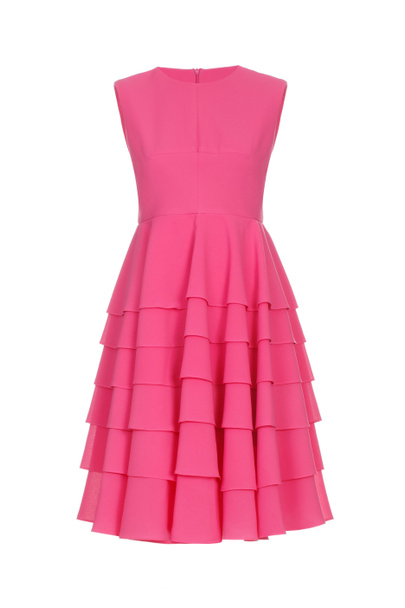 Vaaleanpunainen kaunis tyylikäs mekko eristetty valkoisella taustalla
 - Valokuva, kuva