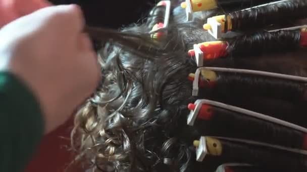 Damenfrisur im Friseur - Filmmaterial, Video