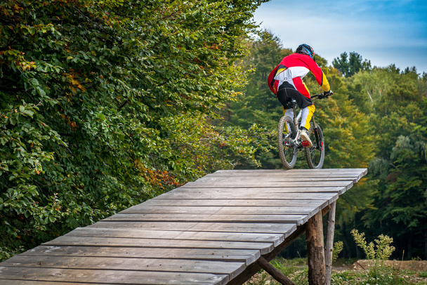 skok z rowerów górskich - Zdjęcie, obraz