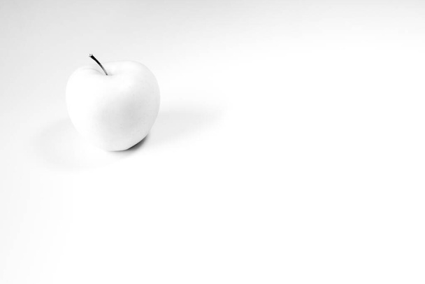 White apple on white background - Valokuva, kuva