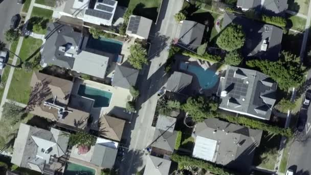 Aerial birds eye view, sobborgo di quartiere Van Nuys a Los Angeles, California
 - Filmati, video