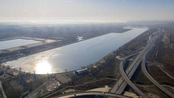 ロストフ・オン・ドン市内のローイング運河の空中写真 - 写真・画像