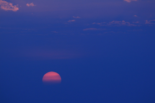 Rudý západ slunce a abstraktní skyscape pozadí - Fotografie, Obrázek