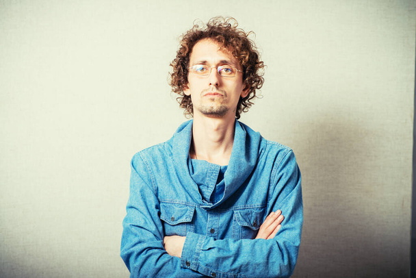 portrait of man posing on studio - Фото, зображення